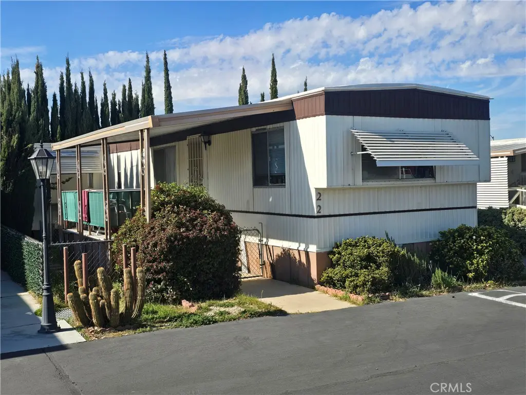 8655 Santa Fe Avenue E 22, Hesperia, CA — listing photo 1