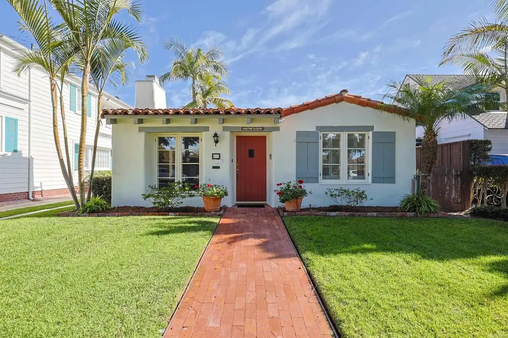 Single Family Residence for rent at 817 Margarita, Coronado, CA featuring 3 beds and 2 baths