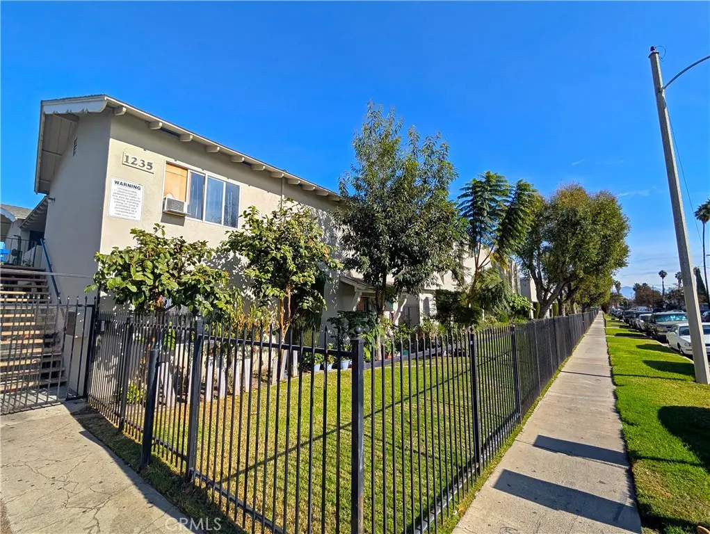 1239 Brook Street W, Santa Ana, CA — listing photo 1