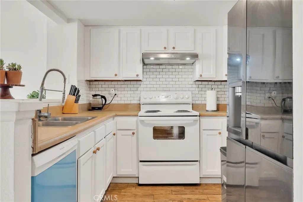 300 E Chestnut, Santa Ana, CA — listing photo 1