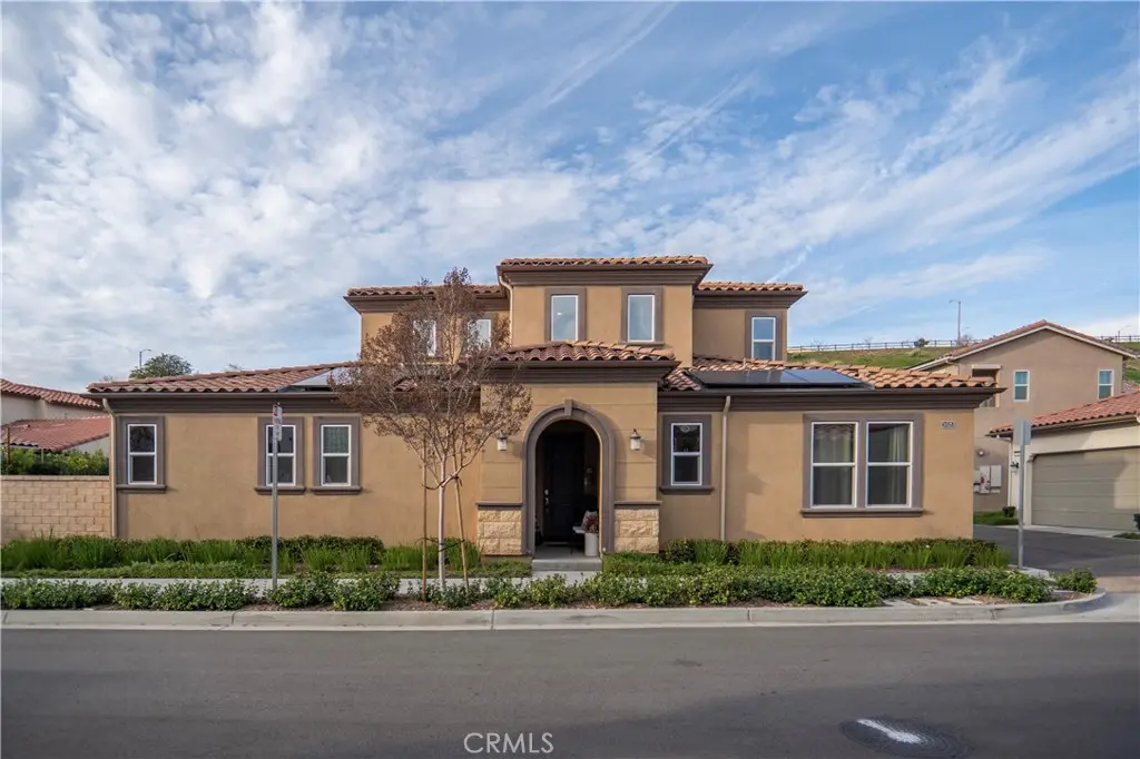 20525 Martingale, Saugus, CA — listing photo 1