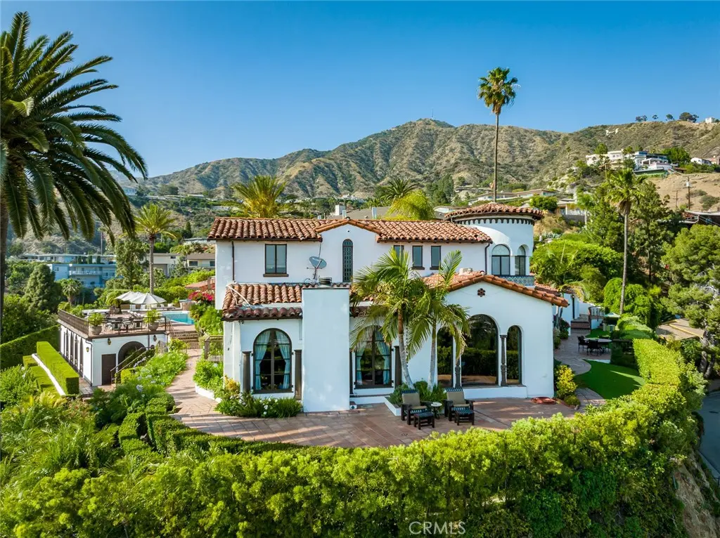 Single Family Residence for sale at 330 Kempton Road, Glendale, CA featuring 8 beds and 11 baths