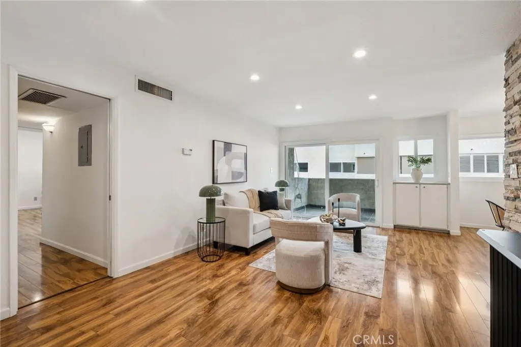125 S Sierra Madre 215, Pasadena, CA — listing photo 1