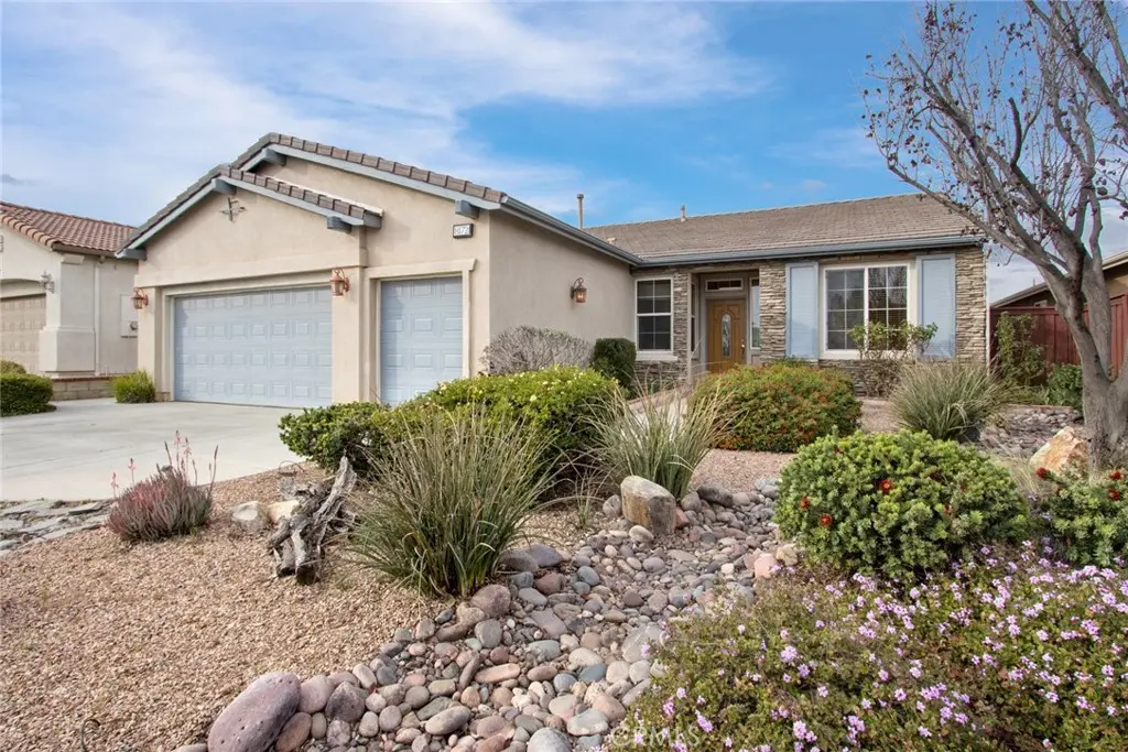 Single Family Residence for sale at 8172 Parry, Hemet, CA featuring 2 beds and 2 baths