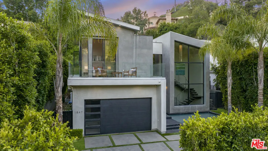 Residential Lease for rent at 1847 Coldwater Canyon Drive, Beverly Hills, Los Angeles County, CA featuring 5 beds and 6 baths