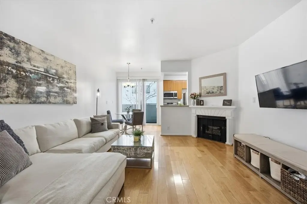 Condominium for sale at 620 S Gramercy Place 130, Los Angeles, CA featuring 1 bed and 1 bath