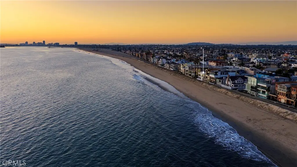 Duplex for sale at 10 66th Place, Long Beach, CA featuring 5 beds and 6 baths