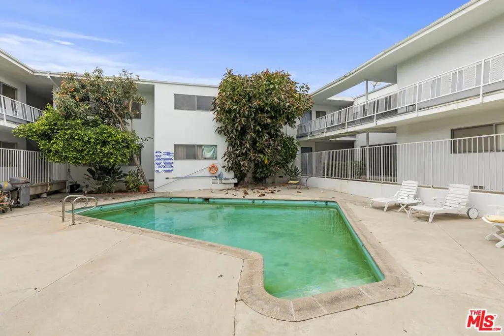 Residential Lease for rent at 1295 FEDERAL Avenue 24, Los Angeles, Los Angeles County, CA featuring 1 bed and 1 bath