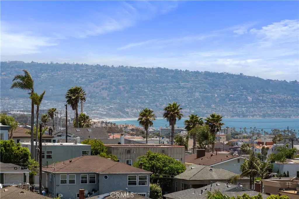 Townhouse for sale at 867 Aubrey Court 1, Hermosa Beach, CA featuring 3 beds and 4 baths