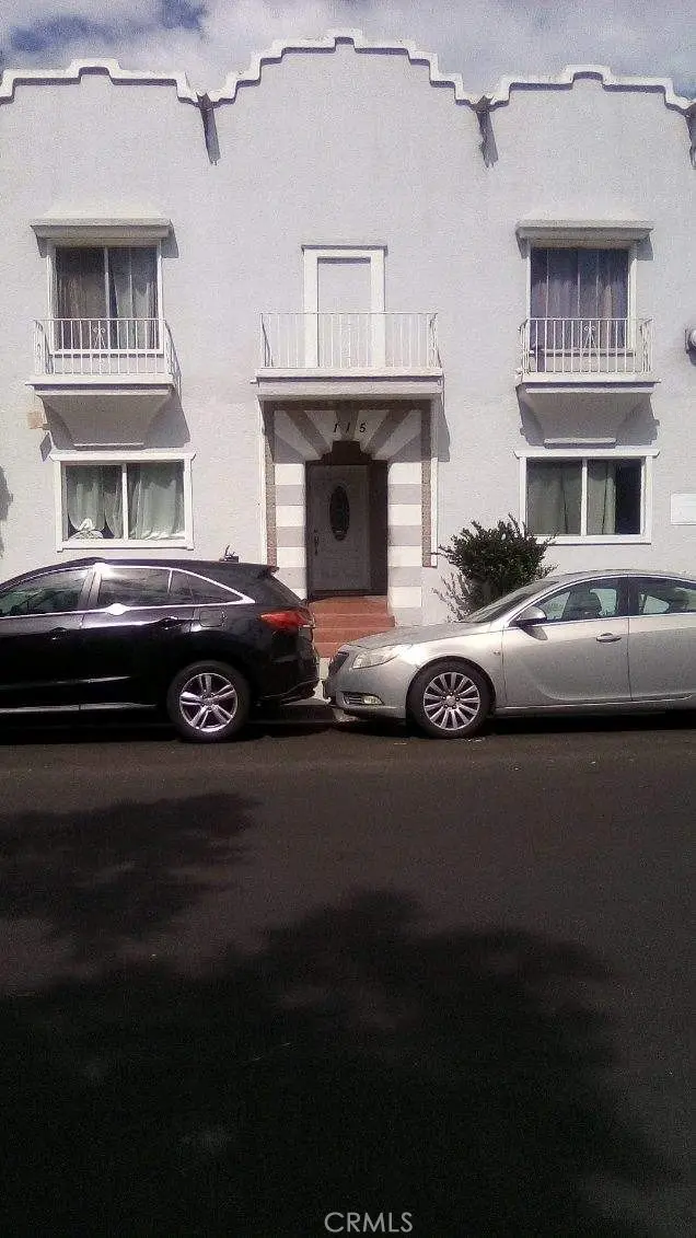 Residential Lease for rent at 115 E 12th 2, Long Beach, Los Angeles County, CA featuring 1 bed and 1 bath