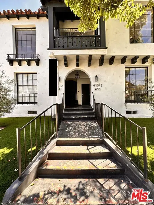 Residential Lease for rent at 418 N Stanley Avenue 420, Los Angeles, Los Angeles County, CA featuring 2 beds and 3 baths