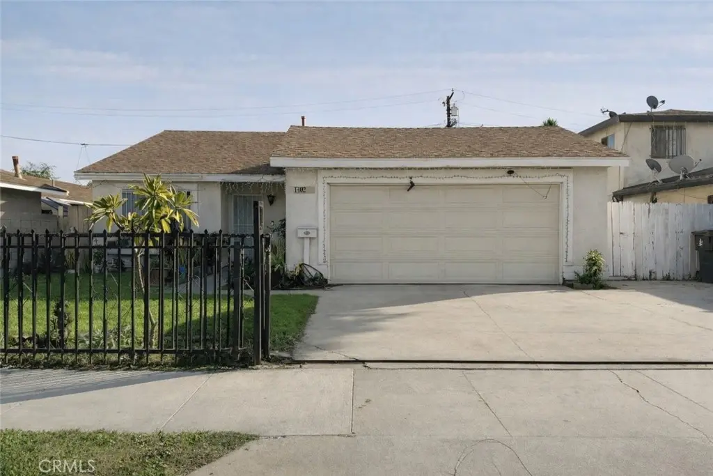 Single Family Residence for sale at 1402 Olive, Long Beach, CA featuring 4 beds and 2 baths
