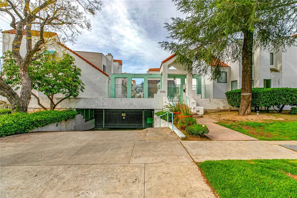 1340 Glenwood Road 4, Glendale, CA — listing photo 1