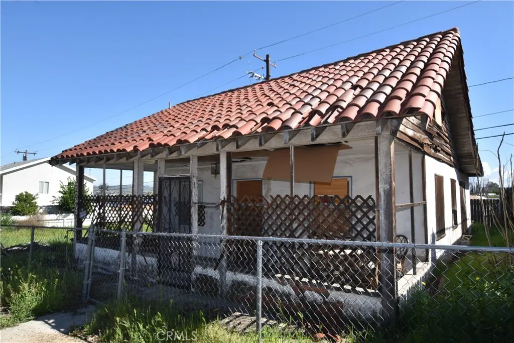 Single Family Residence for sale at 32976 Oleander, Lake Elsinore, CA featuring 3 beds and 1 bath