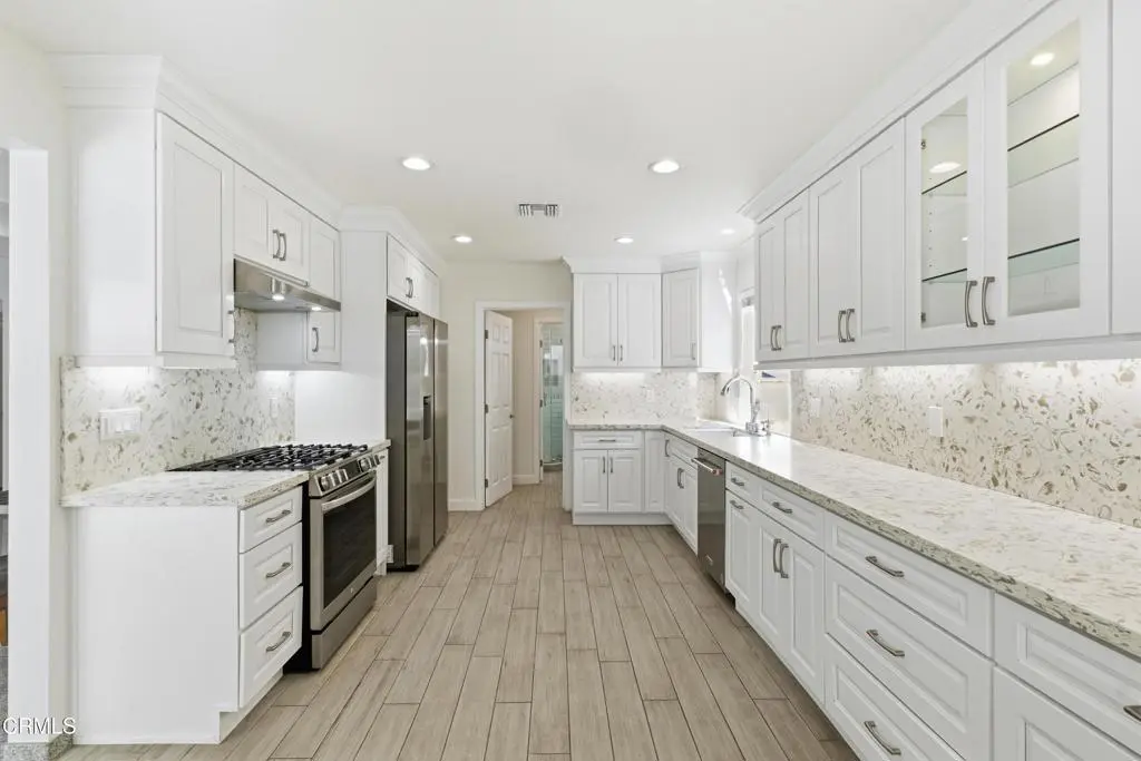 Residential Lease for rent at 18600 Cantara Street, Los Angeles, Los Angeles County, CA featuring 3 beds and 2 baths
