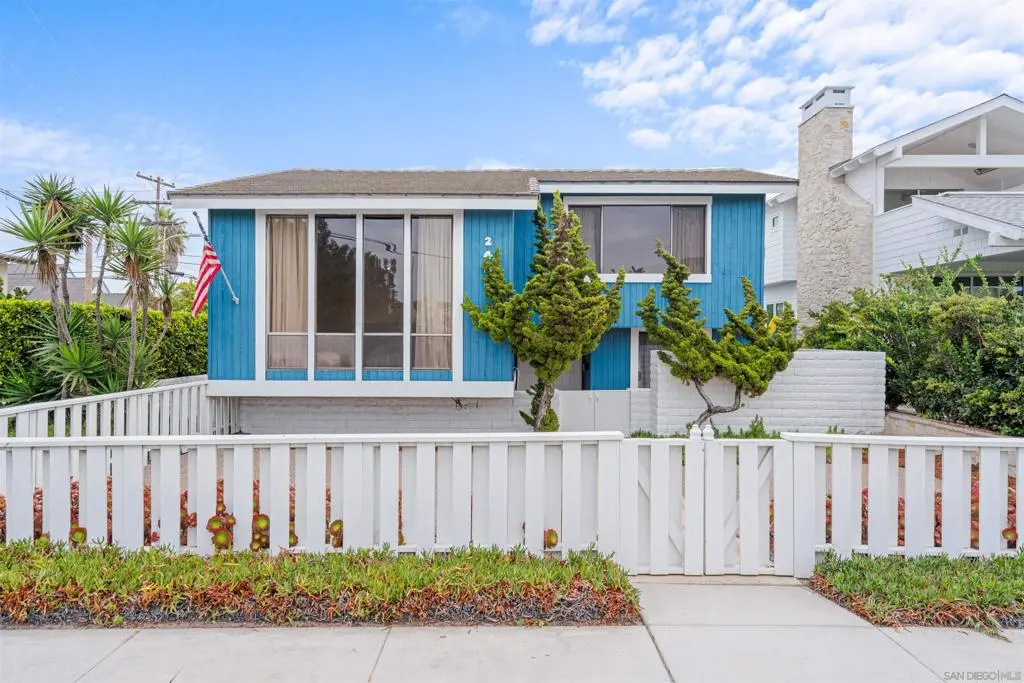 Single Family Residence for rent at 2435 Camino Del Mar, Del Mar, CA featuring 4 beds and 3 baths