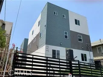 Residential Lease for rent at 1141 1/2 Irolo, Los Angeles, Los Angeles County, CA featuring 3 beds and 4 baths