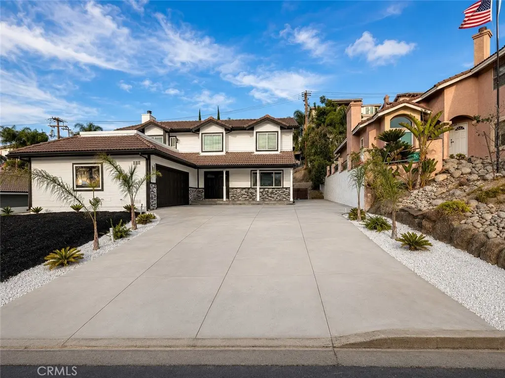 Single Family Residence for sale at 22896 San Joaquin East, Canyon Lake, CA featuring 5 beds and 3 baths