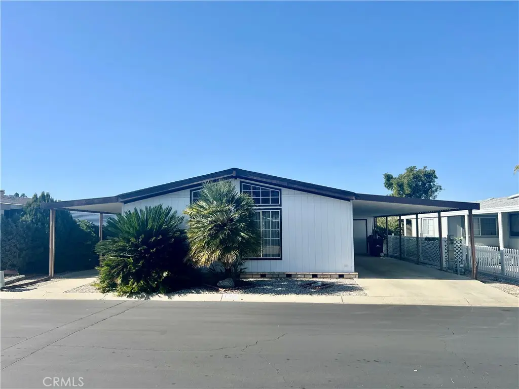 Manufactured In Park for sale at 24600 Mountain Avenue 138, Hemet, CA featuring 2 beds and 2 baths