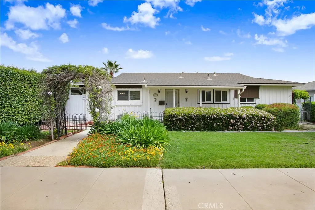 Single Family Residence for sale at 927 Alta Loma Drive, Corona, CA featuring 4 beds and 2 baths