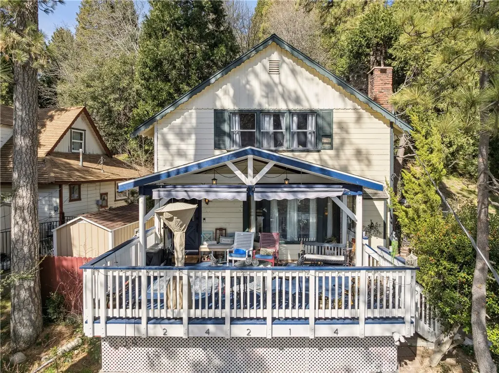 24214 Zurich, Crestline, CA — listing photo 1