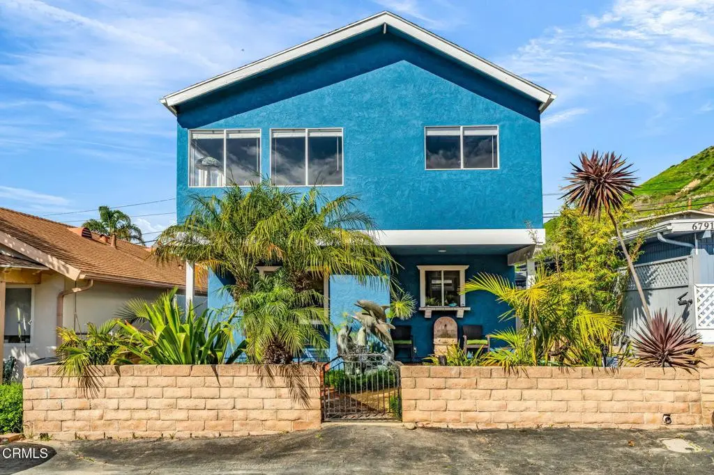 Duplex for sale at 6779 Ojai Avenue, Ventura, CA featuring 4 beds and 3 baths