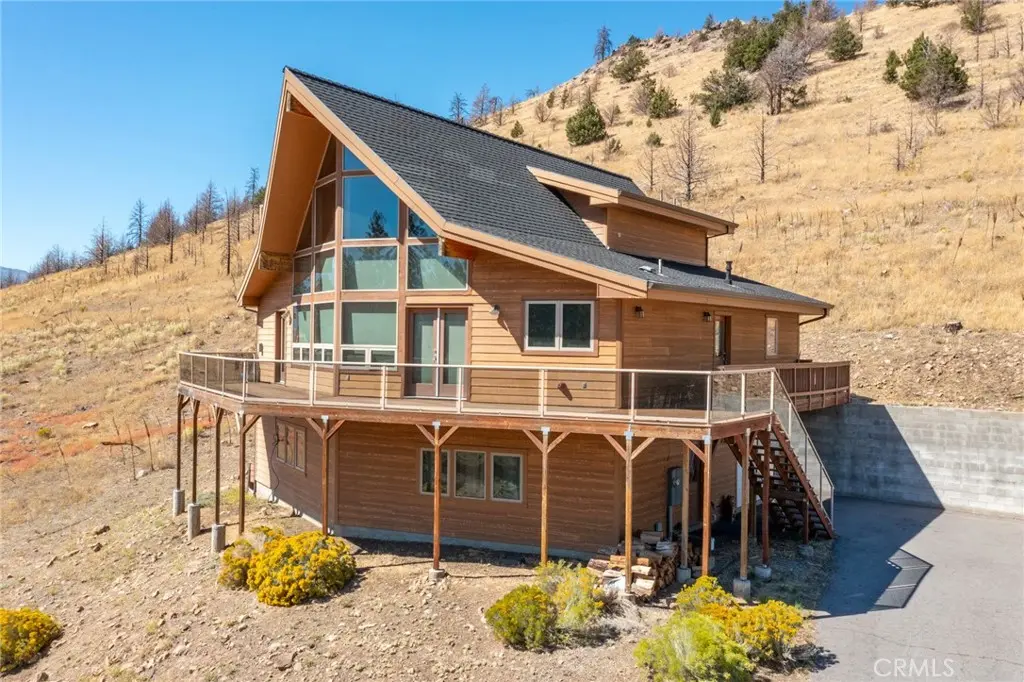 Single Family Residence for sale at 5716 Palmer Drive, Weed, CA featuring 3 beds and 3 baths