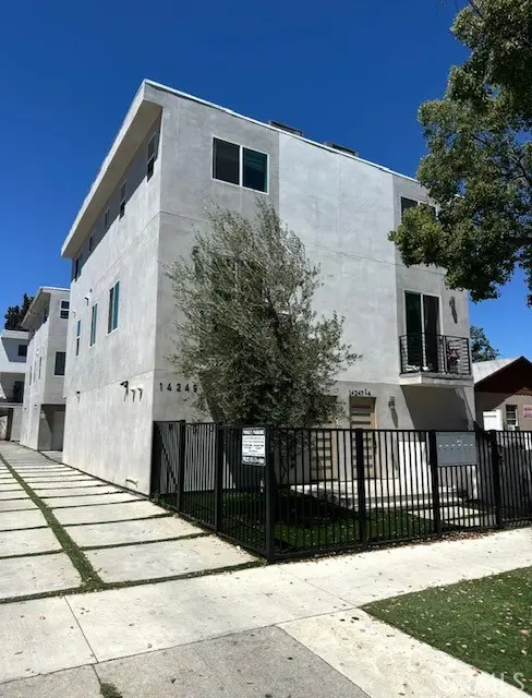 14247 Sylvan Street C, Van Nuys, CA — listing photo 1