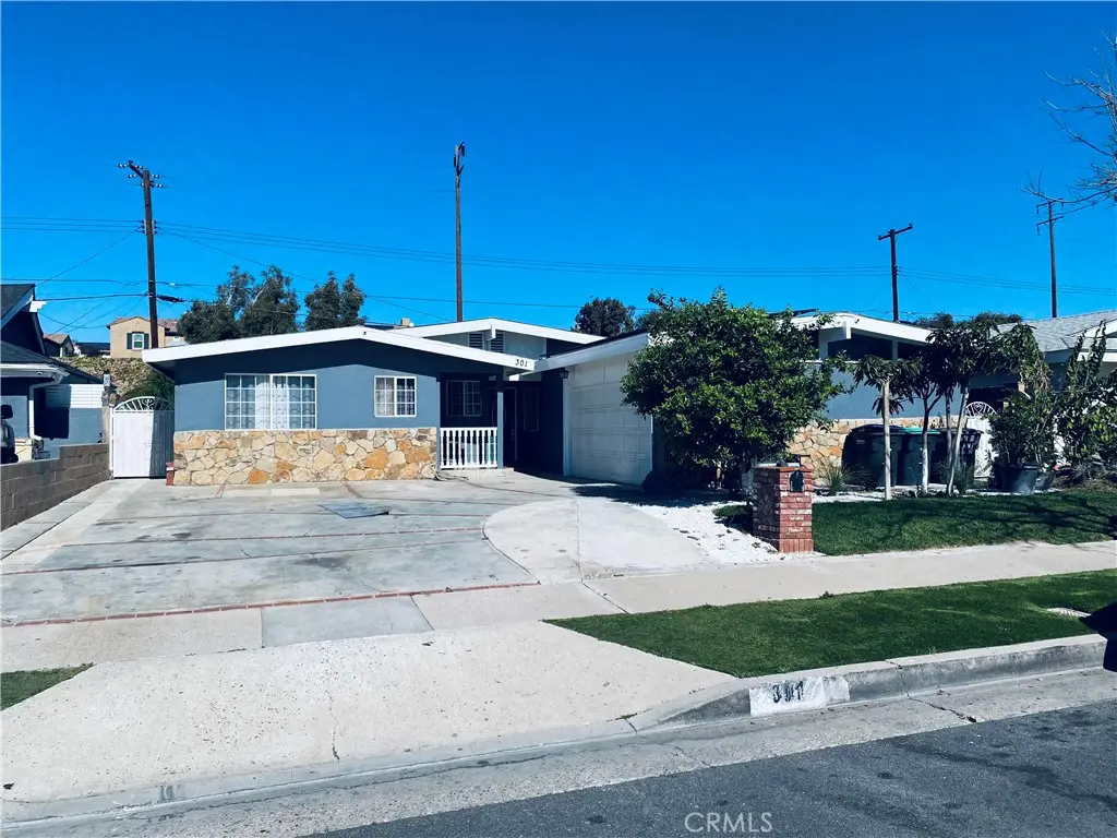 301 W Parkwood, La Habra, CA — listing photo 1