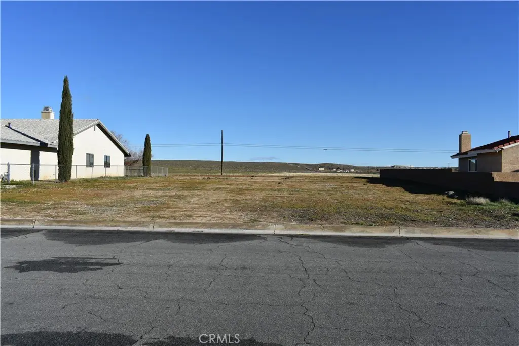 15224 Tournament Drive, Helendale, CA — listing photo 1