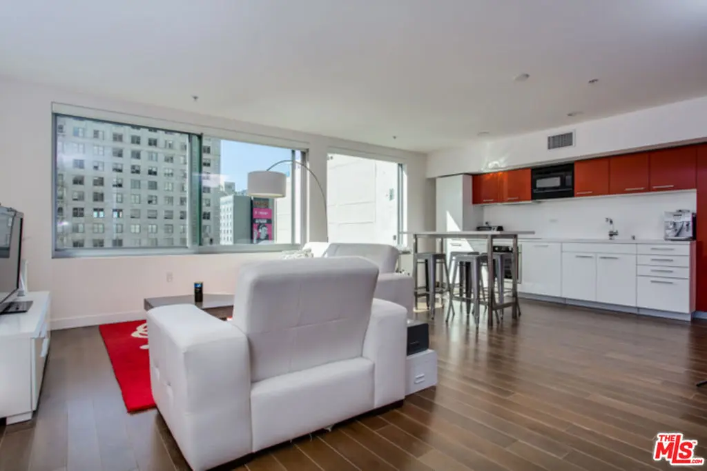 Condominium for sale at 901 S Flower Street 513, Los Angeles, CA featuring 1 bed and 1 bath