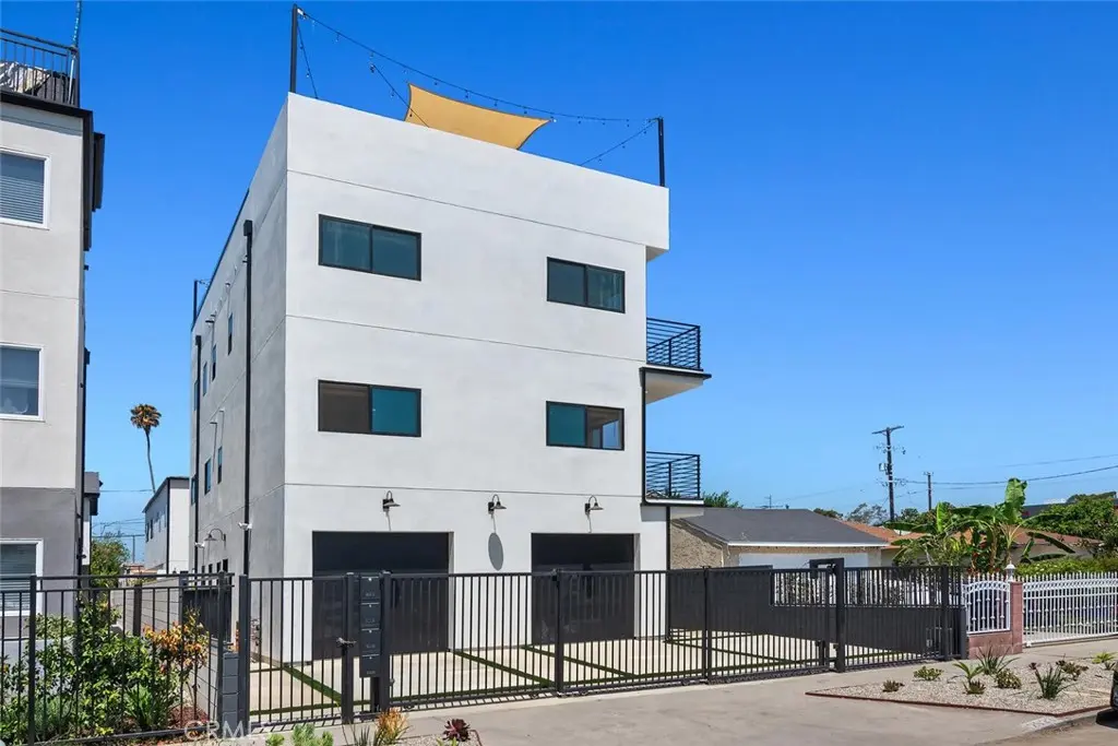 Quadruplex for sale at 2633 S Cochran, Los Angeles, CA