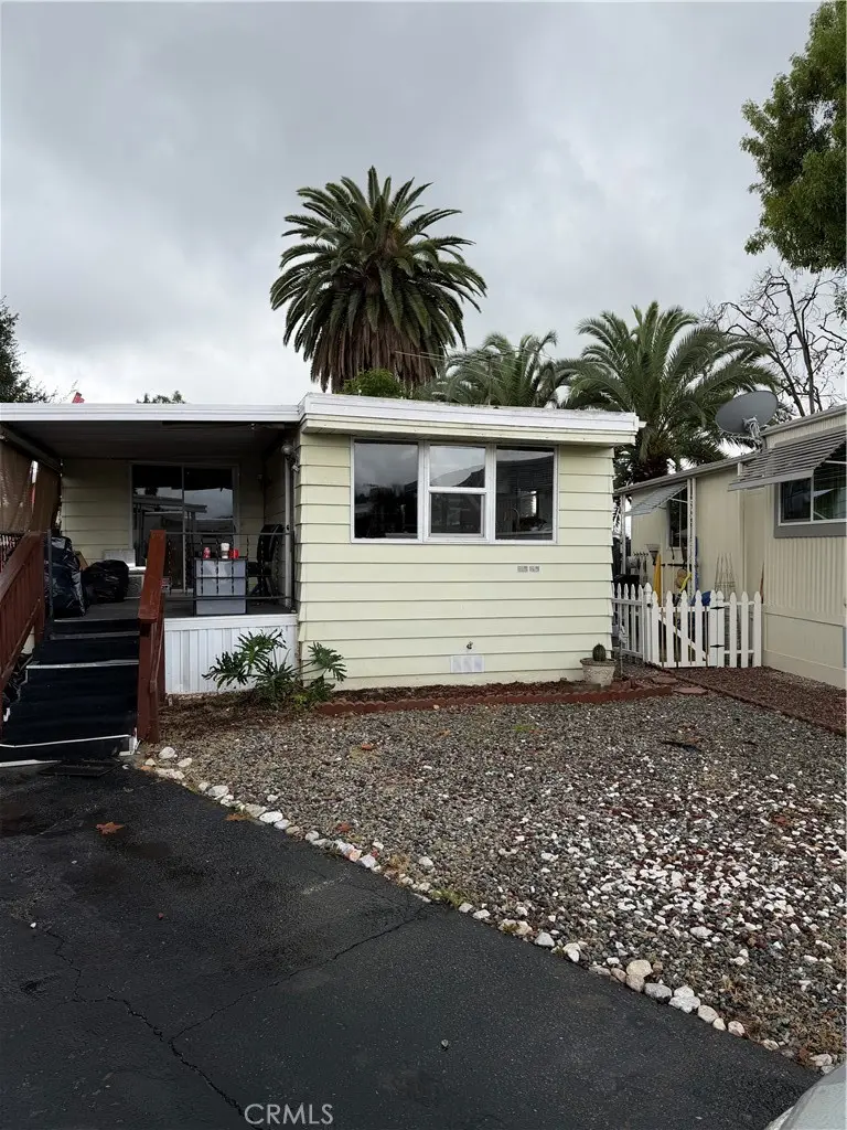 301 E Foothill 6, Pomona, CA — listing photo 1