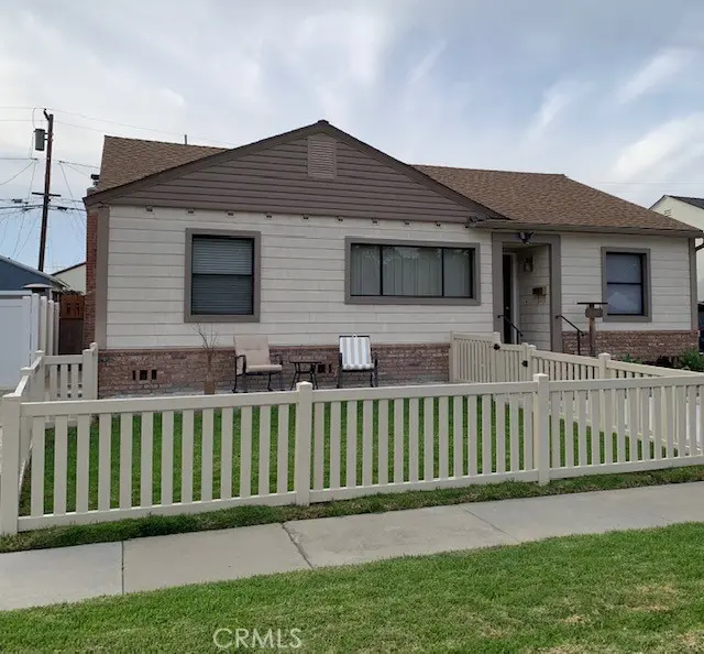 Single Family Residence for sale at 4145 Los Coyotes Diagonal, Lakewood, CA featuring 3 beds and 1 bath