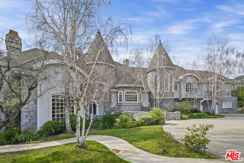 22510 La Quilla Drive, Chatsworth, CA — listing photo 1