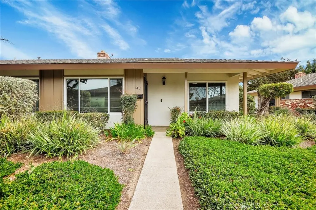 13902 Yorba 14C, Tustin, CA — listing photo 1