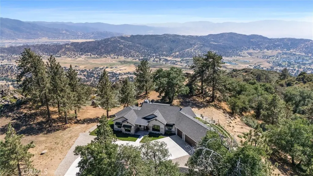Single Family Residence for sale at 27300 Stirrup Way, Tehachapi, CA featuring 3 beds and 3 baths