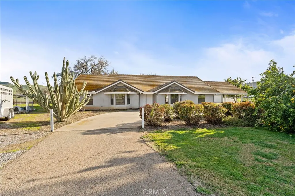 39500 Millwood C, Woodlake, CA — listing photo 1