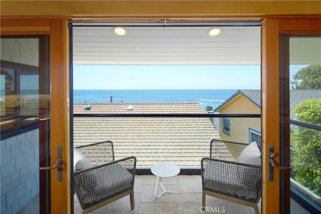 Duplex for rent at 2857 Wards Terrace, Laguna Beach, CA featuring 2 beds and 2 baths