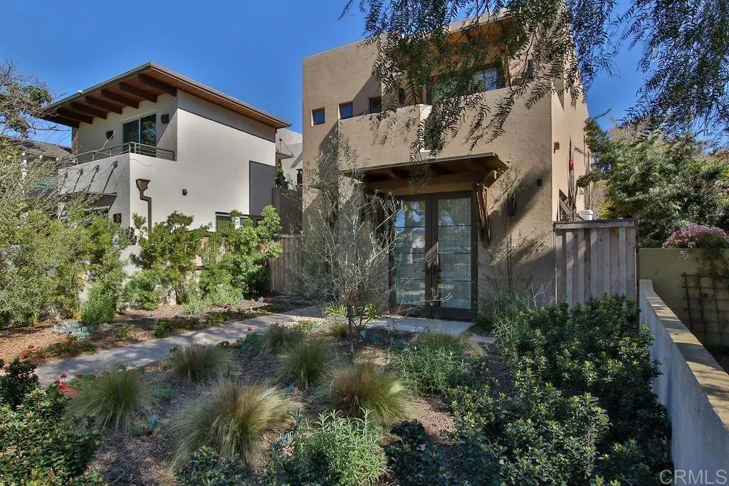 Single Family Residence for rent at 573 H, Coronado, CA featuring 3 beds and 3 baths