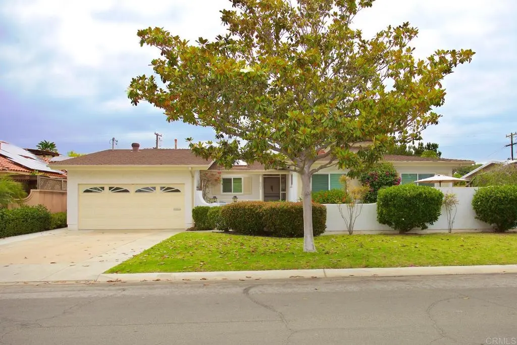 Single Family Residence for rent at 621 Country Club Lane, Coronado, CA featuring 4 beds and 3 baths