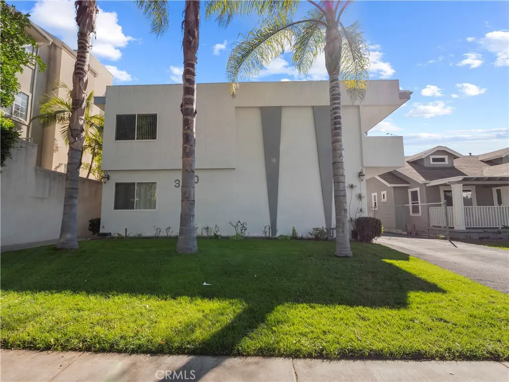 Apartment for sale at 350 W Wilson, Glendale, CA