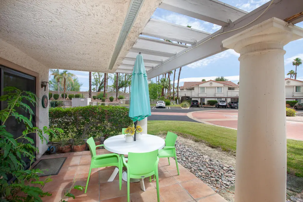 Residential Lease for rent at 500 S Farrell Drive M81, Palm Springs, Riverside County, CA featuring 2 beds and 2 baths