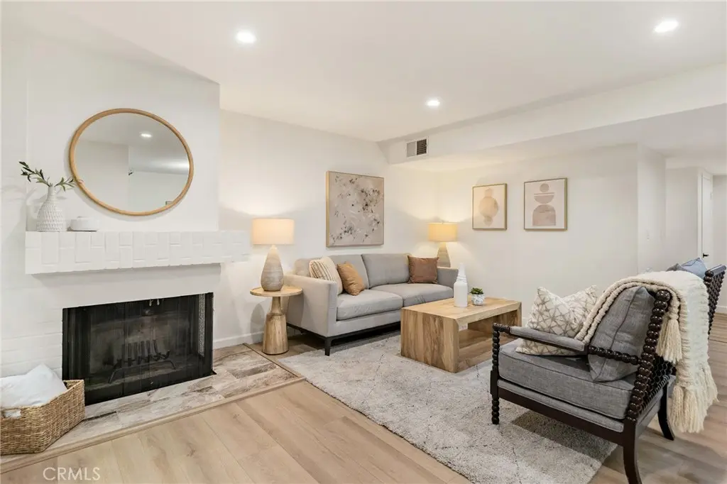 441 E San Jose 111, Burbank, CA — listing photo 1
