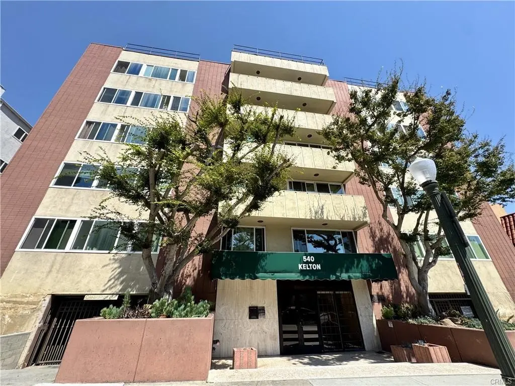 Condominium for sale at 540 Kelton 502, Los Angeles, CA featuring 2 beds and 3 baths