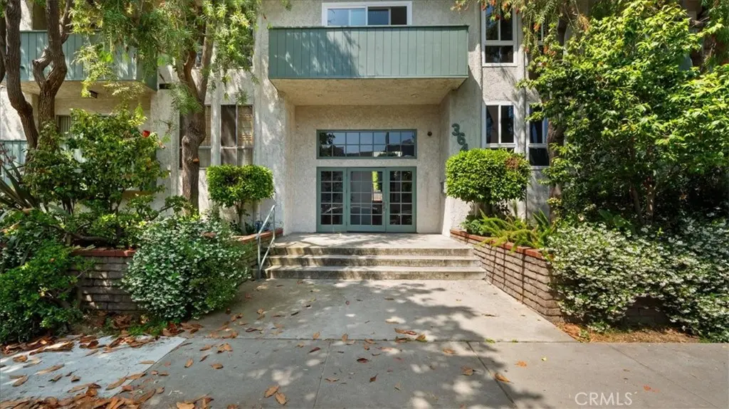 Condominium for sale at 3649 Glendon Avenue 202, Los Angeles, CA featuring 2 beds and 2 baths