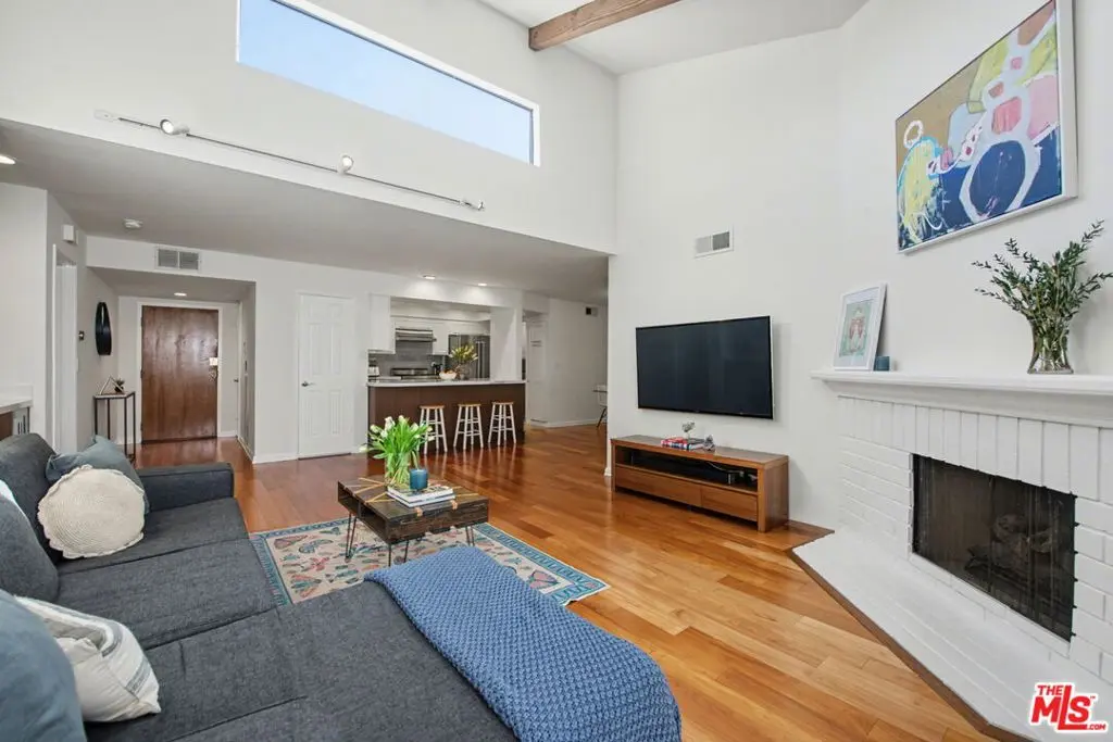 Condominium for sale at 1250 Amherst Avenue 302, Los Angeles, CA featuring 2 beds and 2 baths