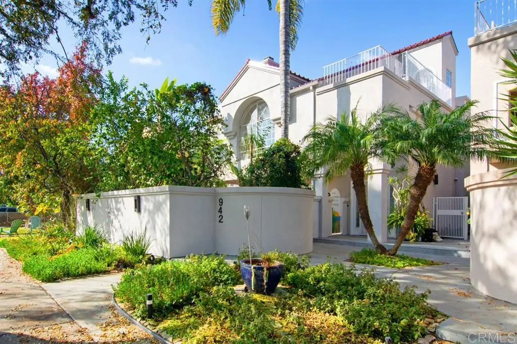 Townhouse for rent at 942 D Avenue A, Coronado, CA featuring 3 beds and 3 baths