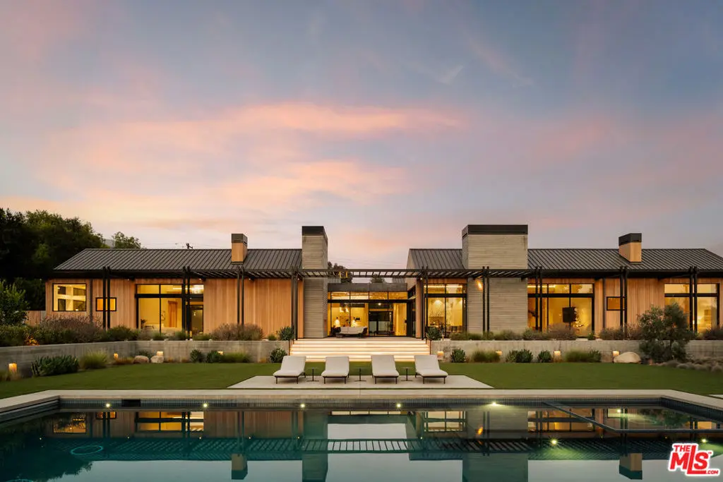 Single Family Residence for sale at 1225 Shippee Lane, Ojai, CA featuring 6 beds and 11 baths