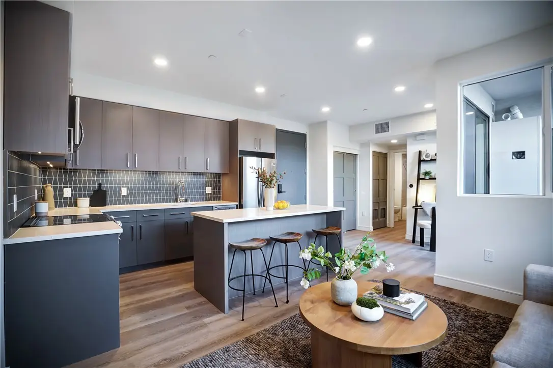5717 Carlton 505, Hollywood, CA — listing photo 1